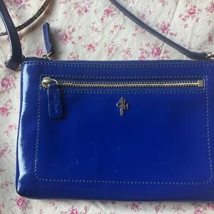 Two small crossbody bags. 🩷